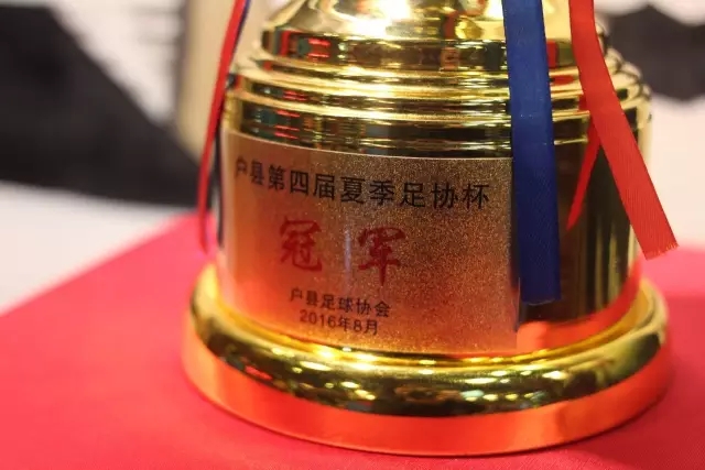 东契奇面对挑衅大放异彩，湖人全队表现出色
